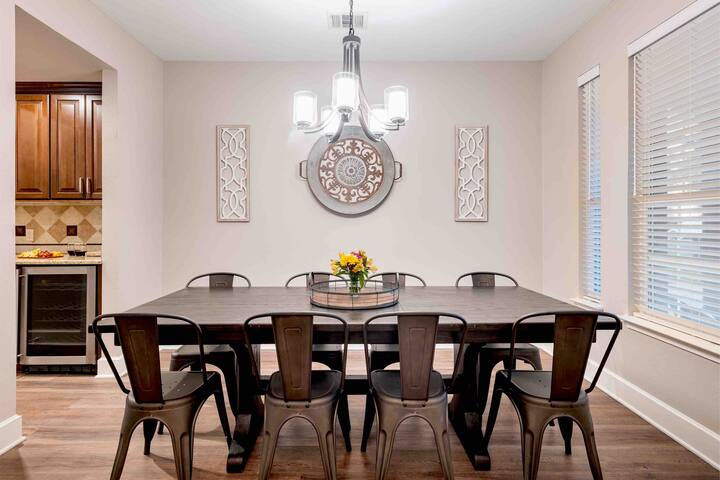 Getaway with Pool, Hot Tub, Arcade & 7 Bedrooms gallery image 4