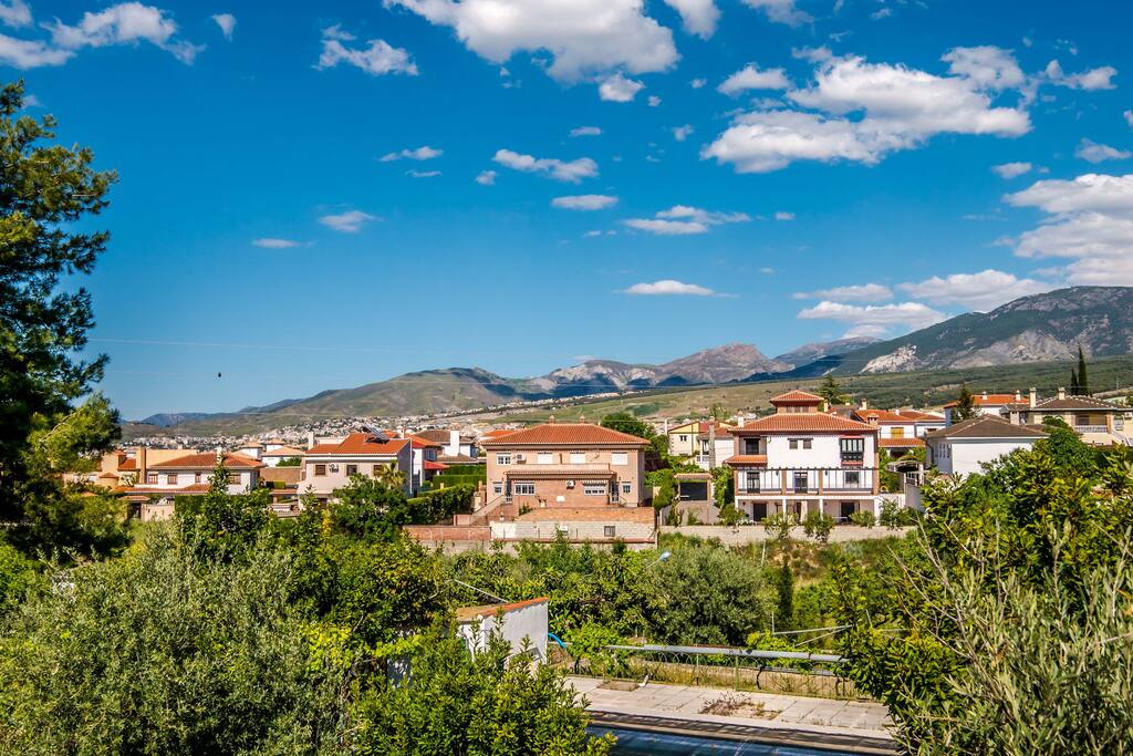 Algunas vistas desde la casa. / Some of the landscape from the house.