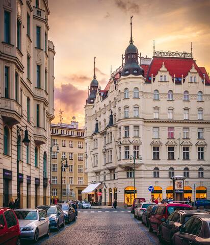 Old Town | Luxurious Kafka family APT gallery image 4