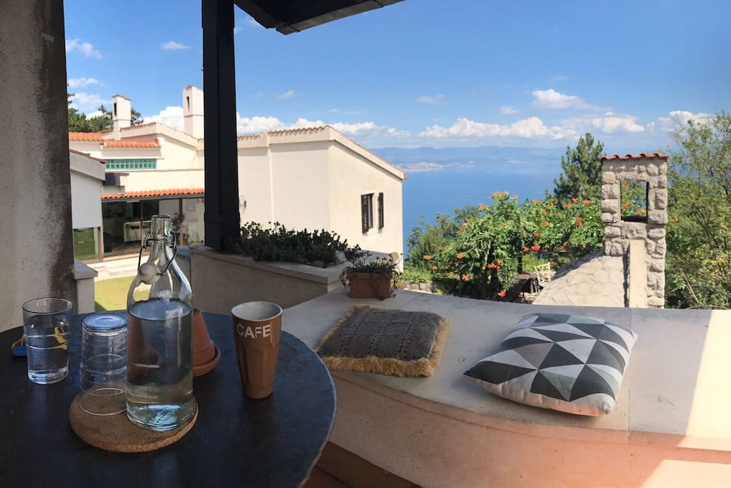 A1(2+1): terrace view