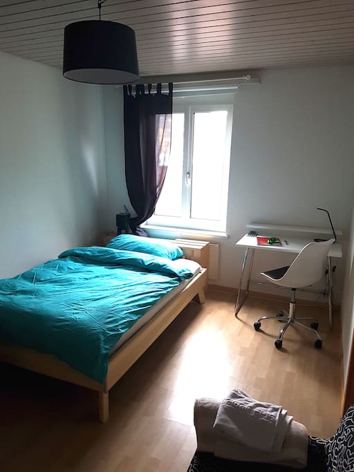 King-Size Bett für eine oder zwei Personen