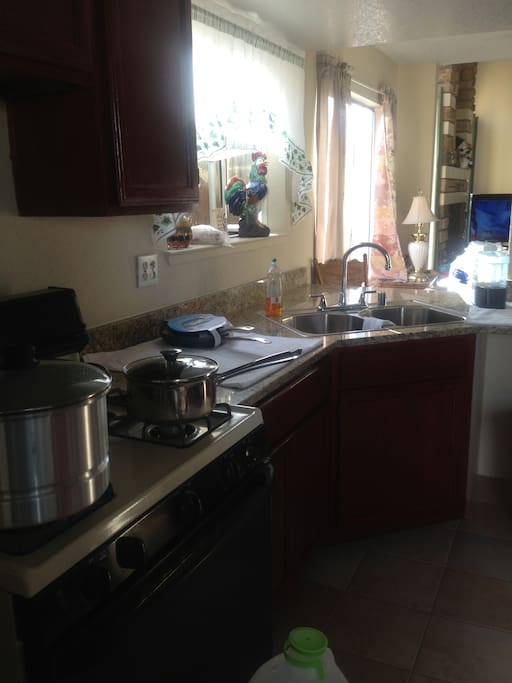 FULLY FURNISHED KITCHEN