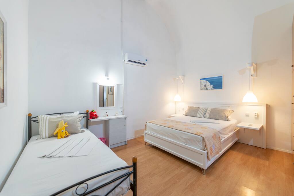 1st bedroom