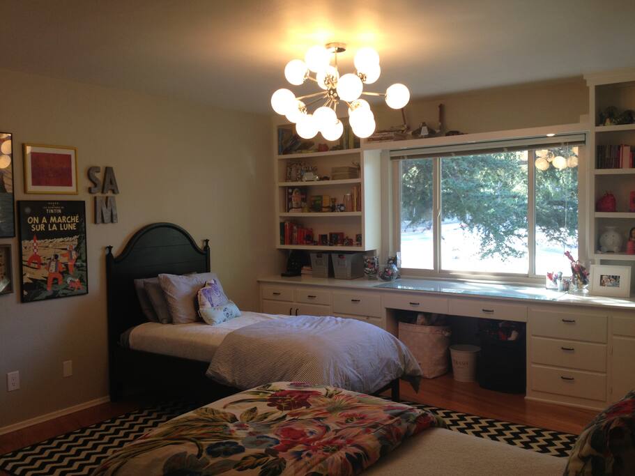 2 twin beds