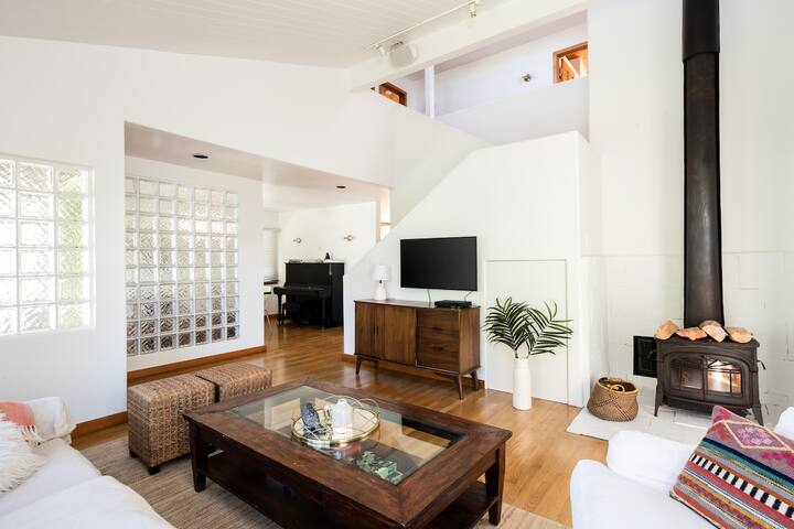✨ Large & Quiet 4bed/3bath in Central Venice Beach gallery image 2