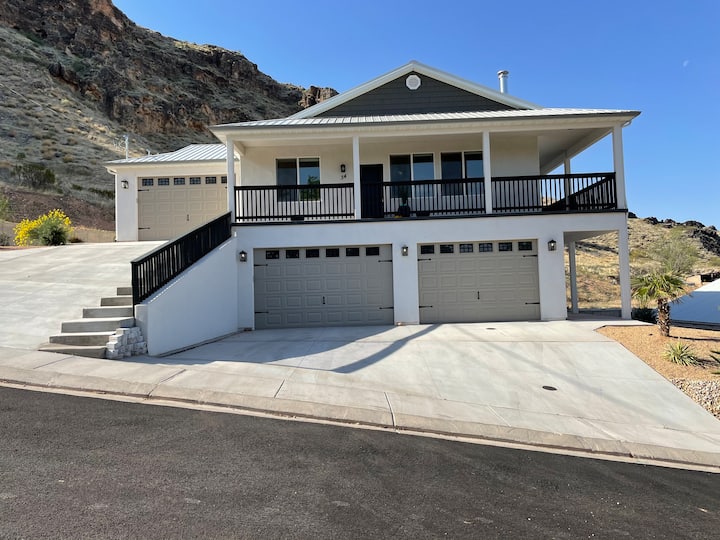 Black Ridge Near Zion and other National Parks! Vacation homes for Rent in La Verkin, Utah