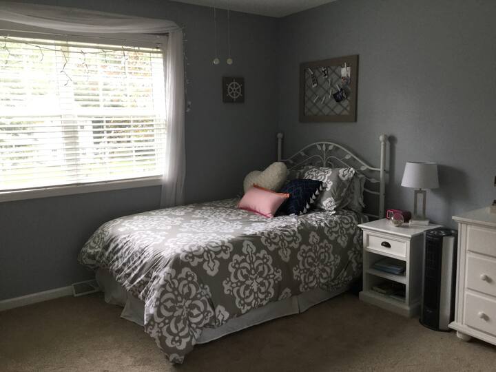 ห้องนอน 3 เตียงใหญ่