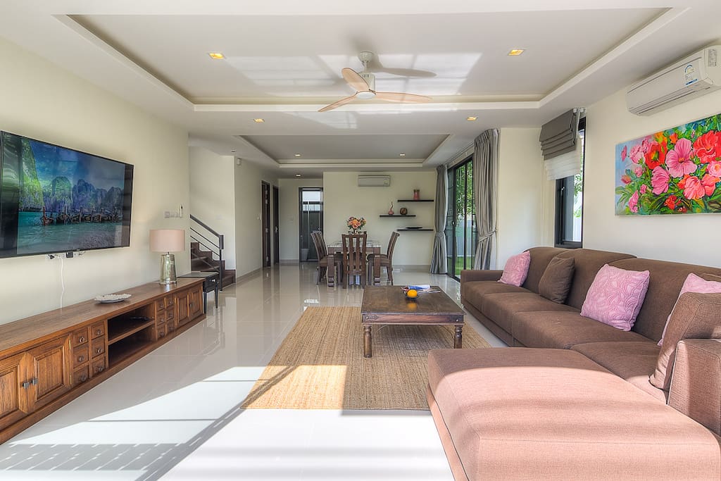 Living room - lounge area