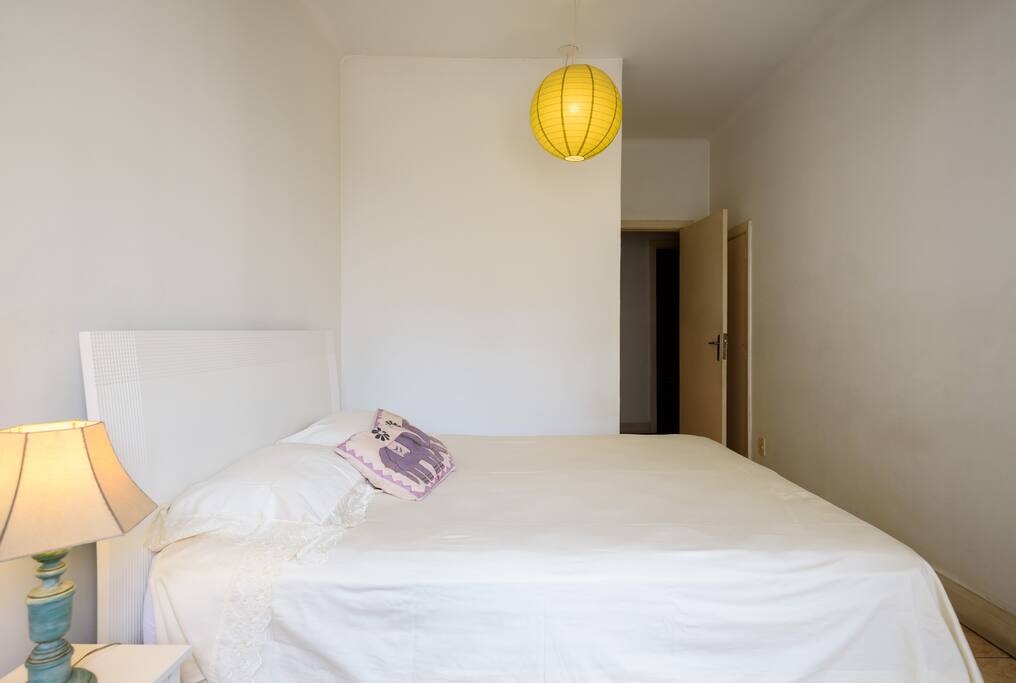 Quarto com detalhe da entrada