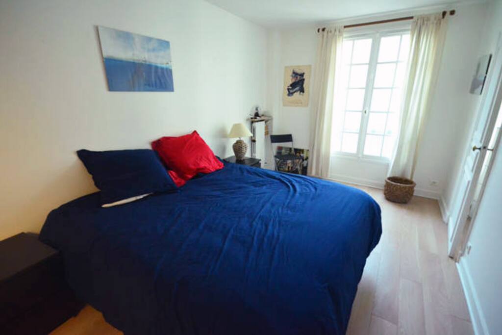 Very quite room with large bed