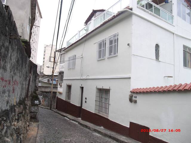 APARTAMENTO MOBILIADO EM SANTA TERESA