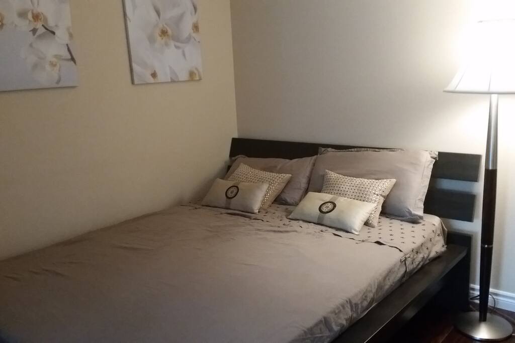Bedroom with Queen bed with memory foam mattress