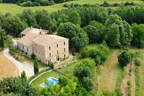 Mas Riera-1  a farmhouse in a privileged environment