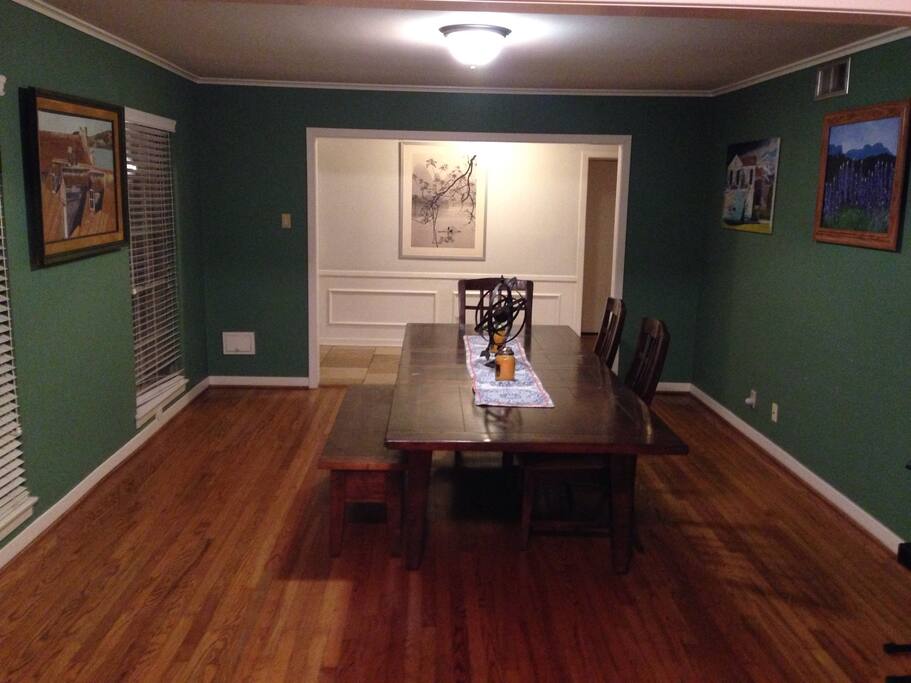 A different view of the dining room showing the nice foyer to your private get away to greet your guests.