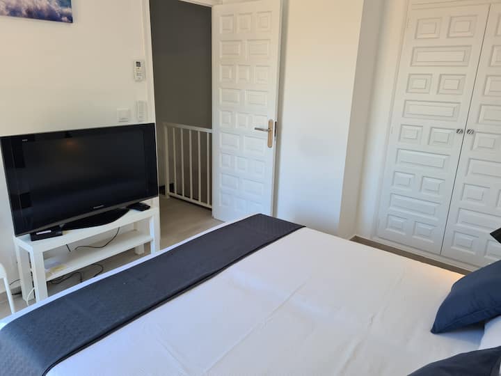 Satelitska televizija Master Room