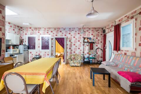 Jean Jaurès, 2nd floor, large apartment