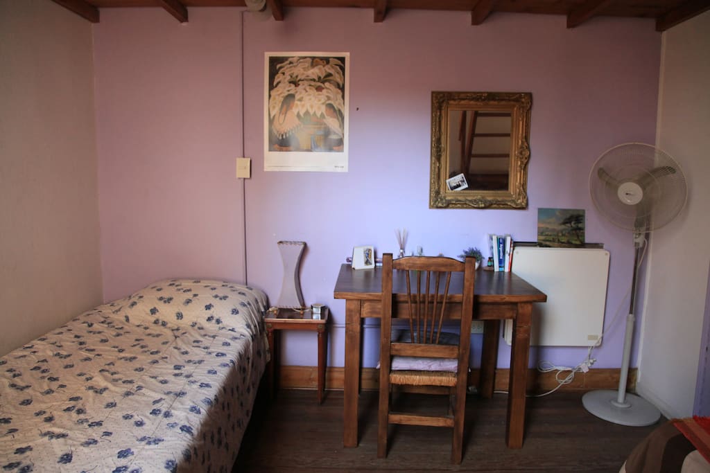cama 1 plaza y media y escritorio