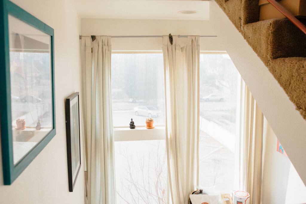 Lots of nice natural light on the 3rd floor.