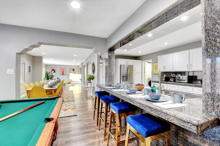 Modern Luxury Lockdown-7BR/4BA+pool/spa