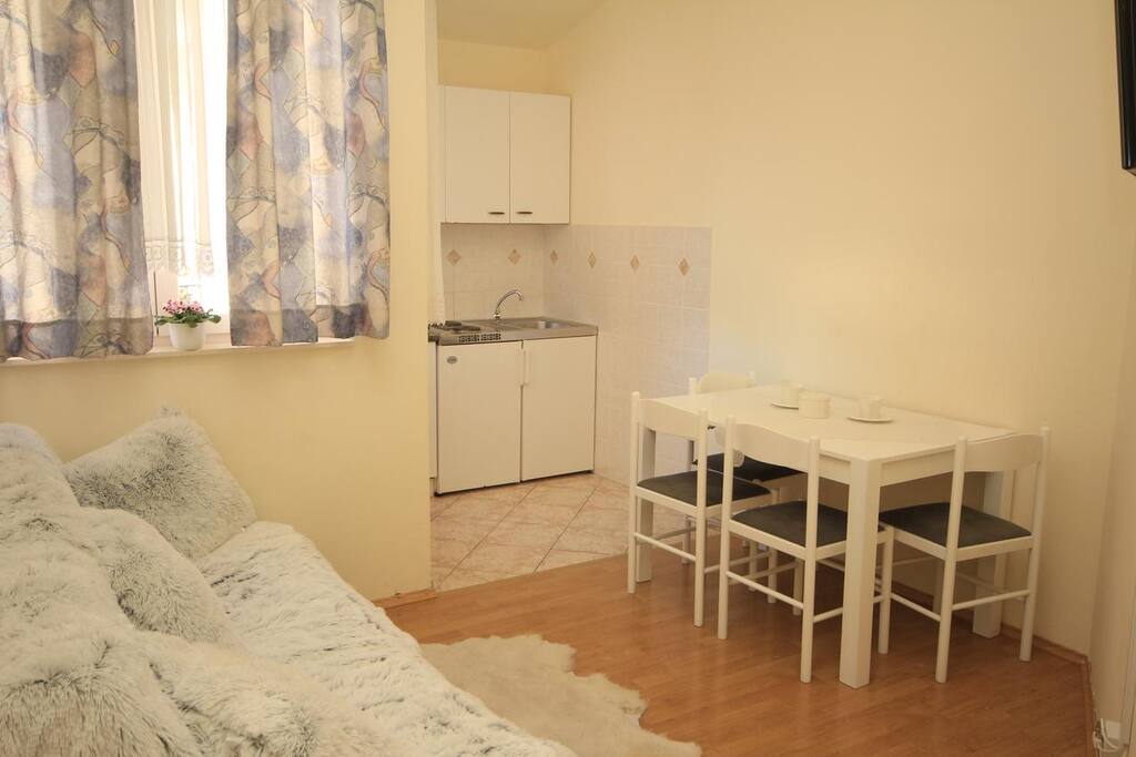 Dining room, Surface: 8 m²