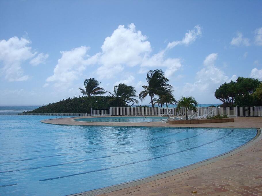 Piscine privé sur le site