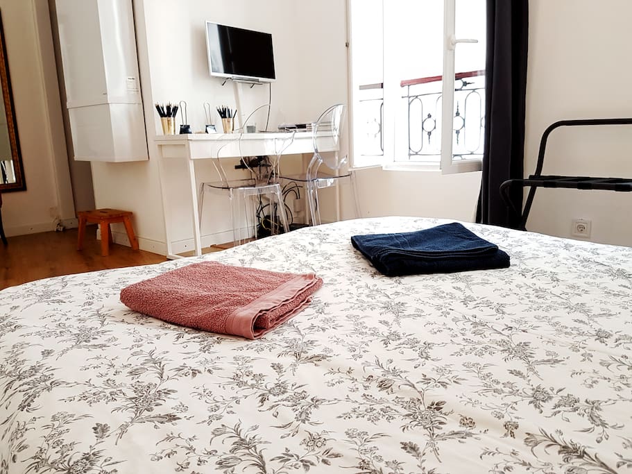Vue du lit / Bed view