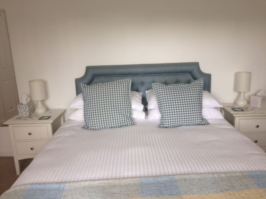 Kingsize Bed