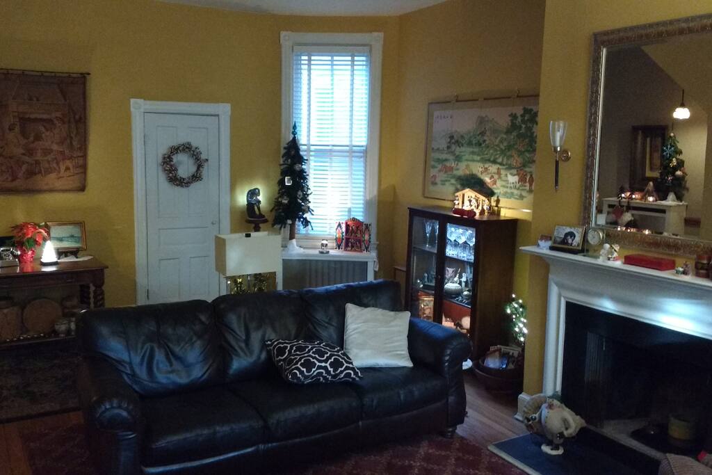 Large leather couch for additional guest