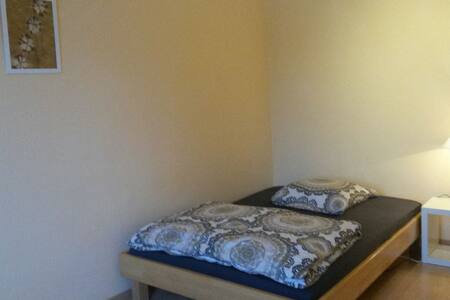 Großes Altbauzimmer