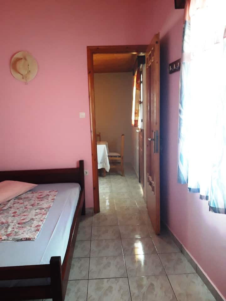 Dhomë gjumi 1