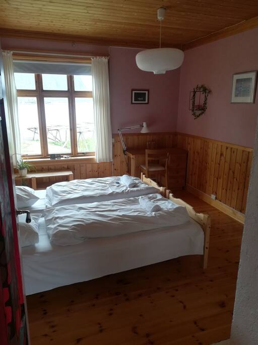 Room 2 "Bunes"