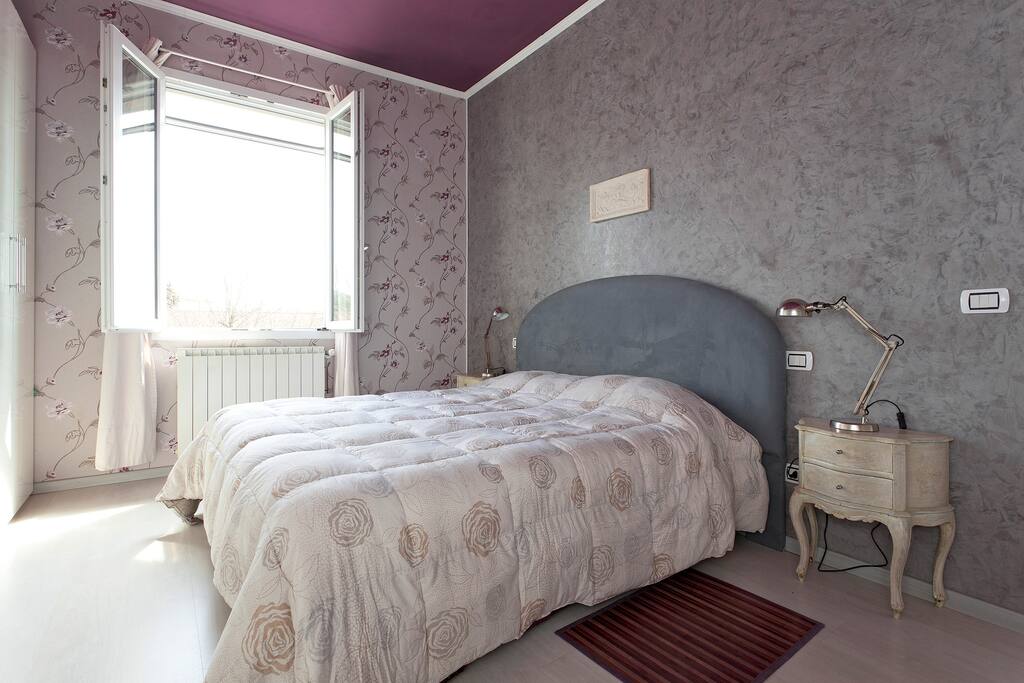 Grande camera da letto