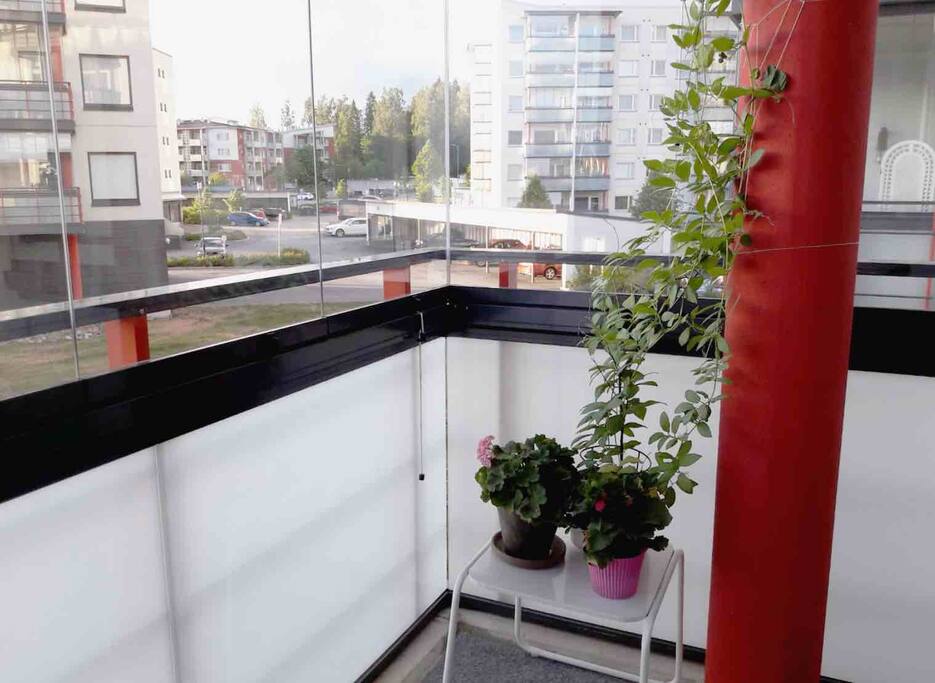 Näkymä parvekkeelta saapumissuuntaan