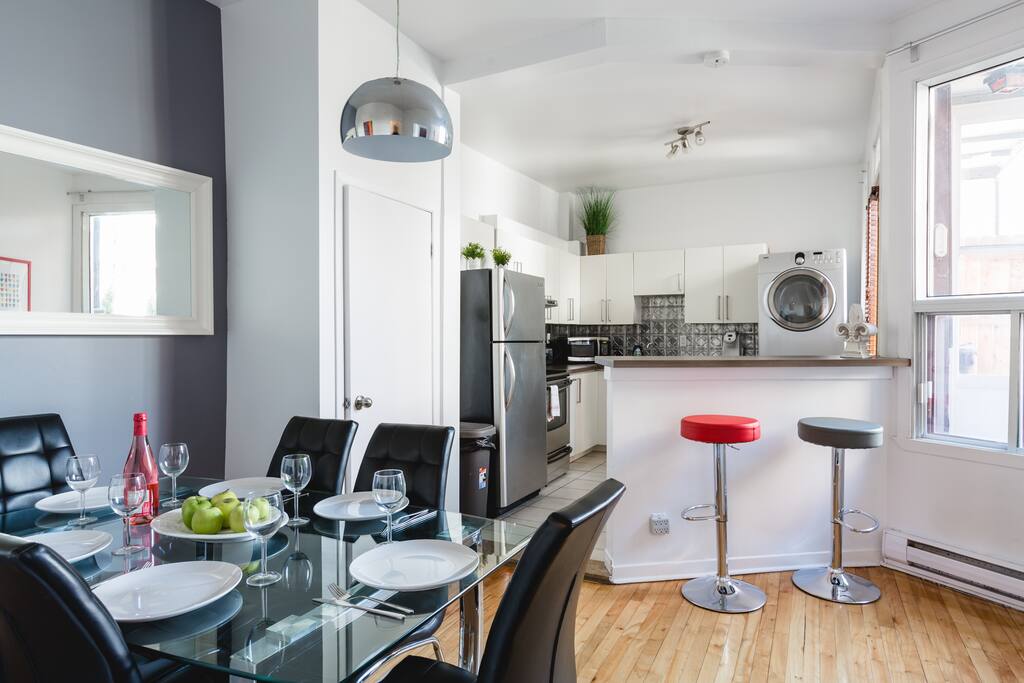 Dining area for 6 people next to the kitchen