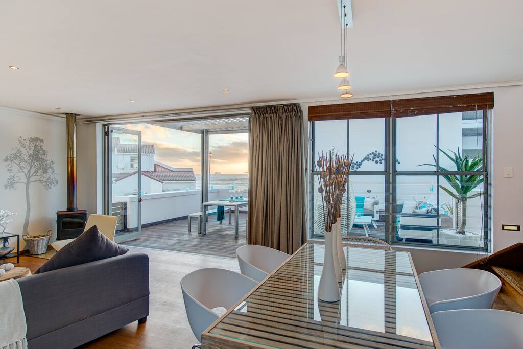 Living area.
