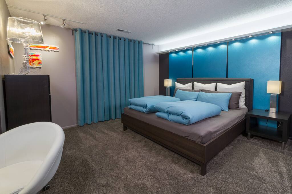Pearl Bedroom has European down comforters & pillows. Cotton sateen sheets.