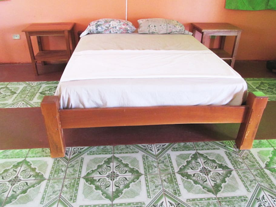 Queen size bed & night tables