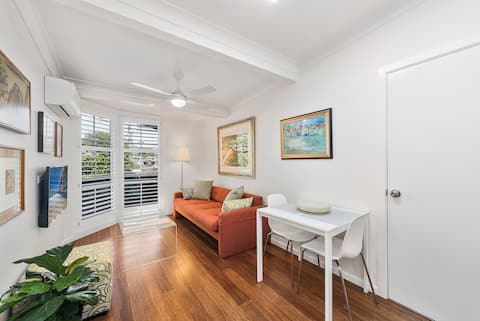 Popular Airbnb listing: Stylish retreat near cafes, beach at Coffs Harbour in Coffs Harbour