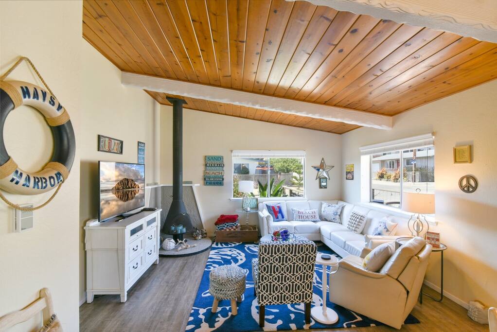 This home is set up well to host family and friends. Please note couch has been updated. Wifi is included