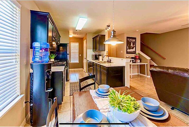 Perfect family or corporate! Downtown, UT, Domain