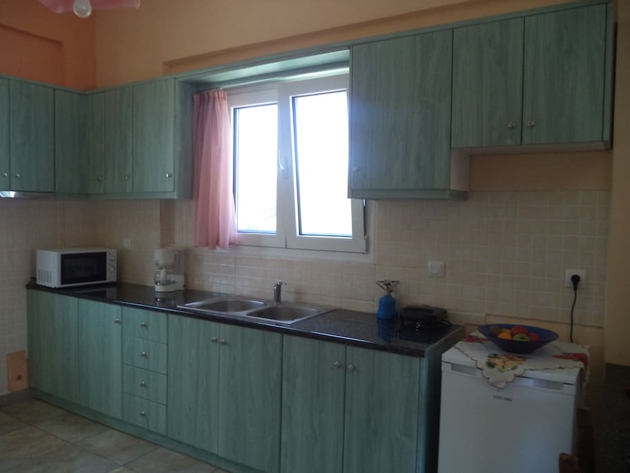 Karoubis Studio kitchen