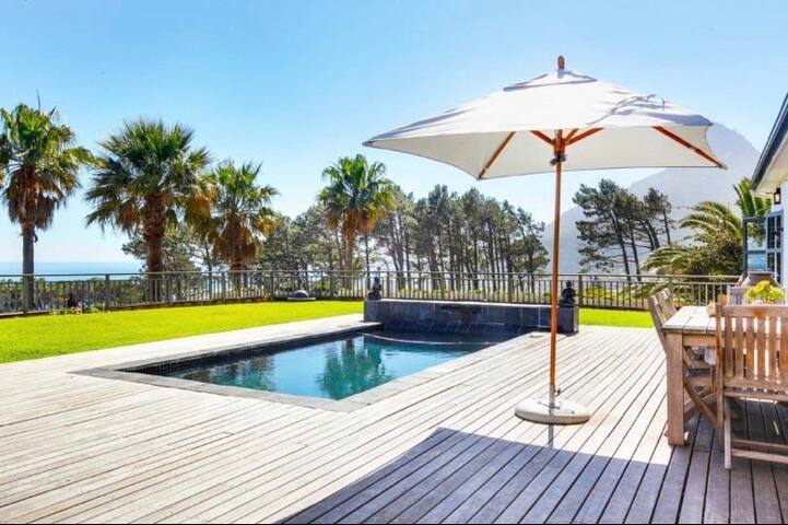 Camps Bay family Villa with superb 360° views gallery image 4