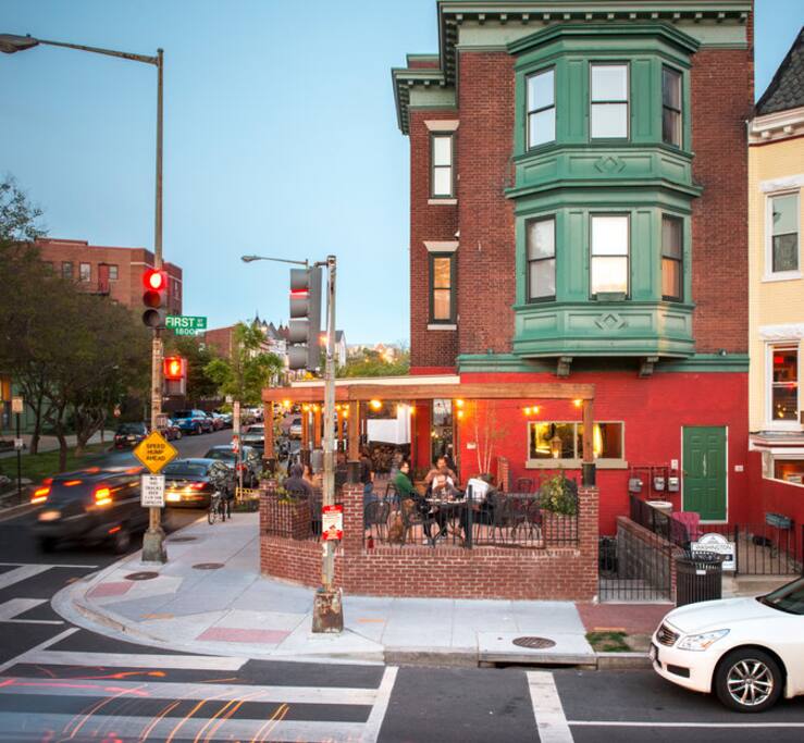 Great restaurants around the corner