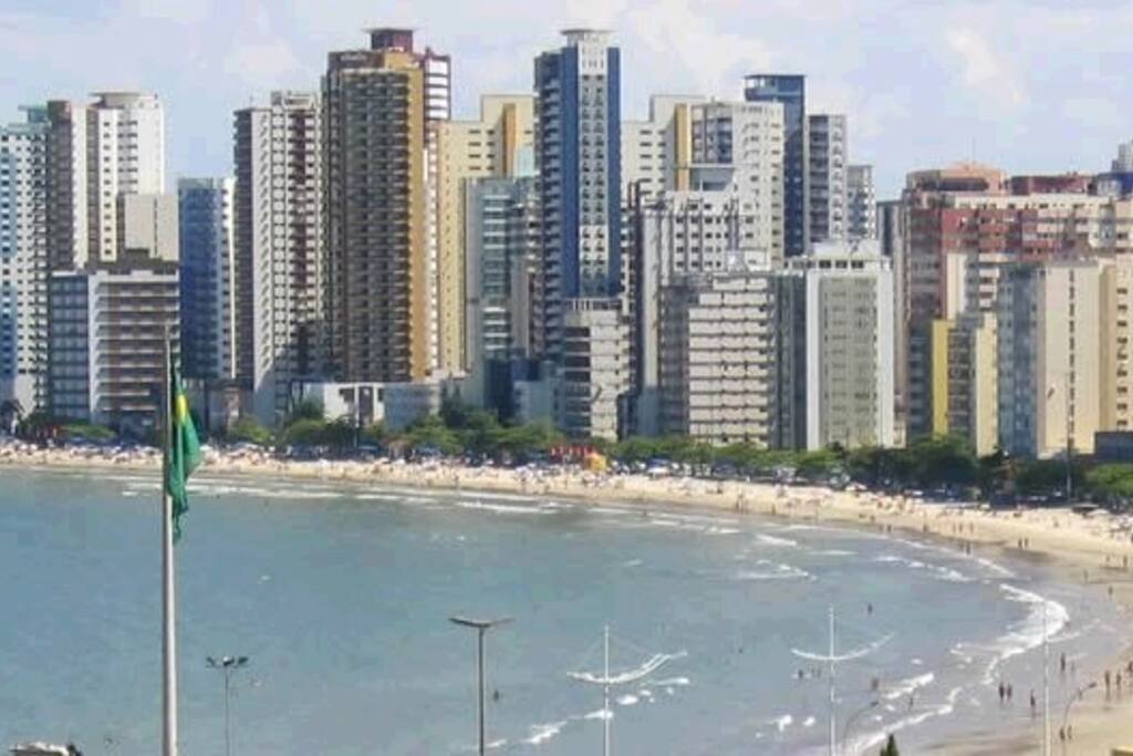 Praia central de Balneário Camboriu - fica a uns 700 metros do apartamento
