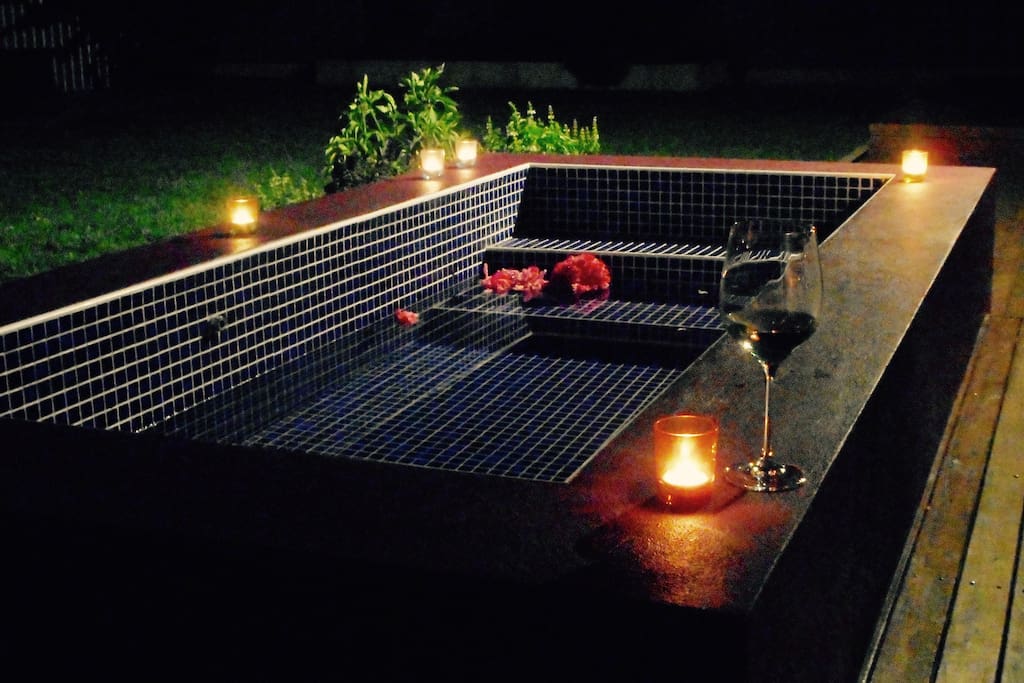 Heated outdoor bath for star gazing