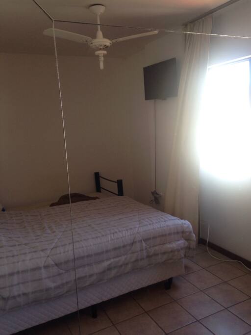 Suite - cama box excelente qualidade - espelho grande