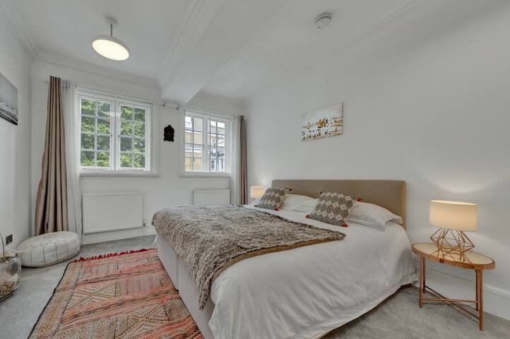 Magnolia – historic retreat, Kensington & Chelsea gallery image 3