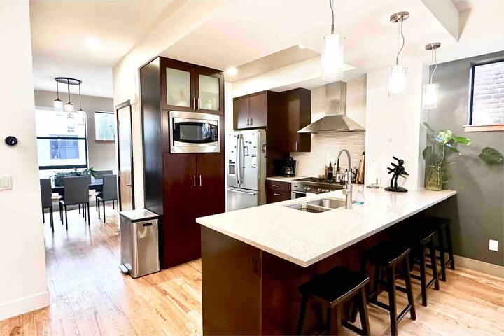 Modern 4 Story Home in LoHi with Penthouse Views gallery image 2