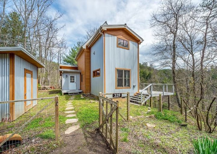 Downward Dog RetreatZen stay and Asheville play! Houses for Rent in