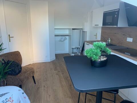 Annonce Airbnb populaire: E - Charming and cozy city center studio - Train station à Centre